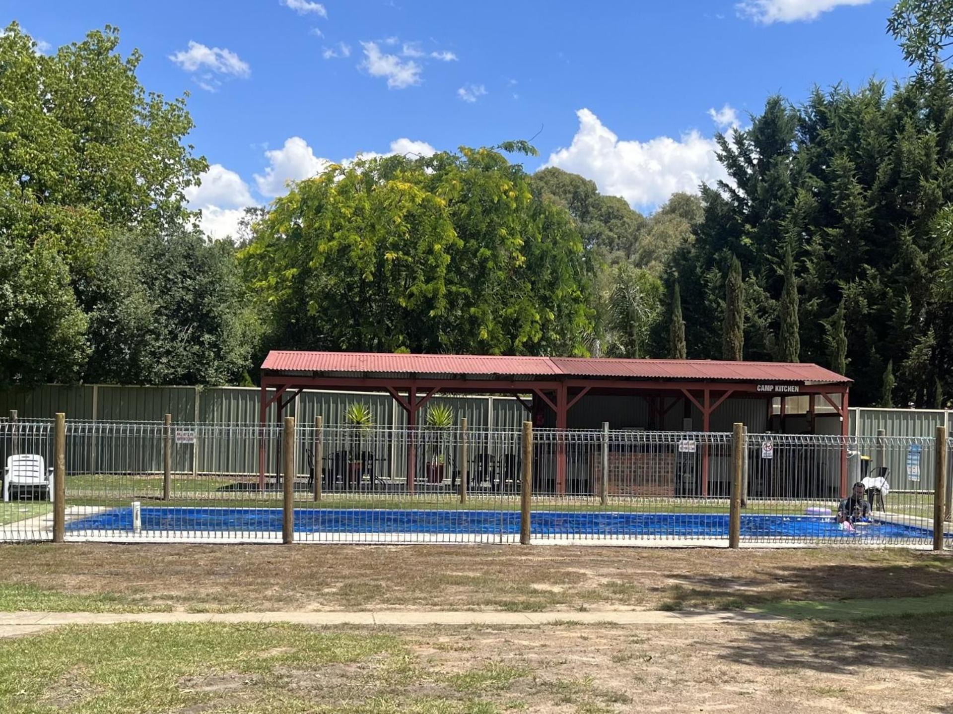 High Country Holiday Park Mansfield Bagian luar foto