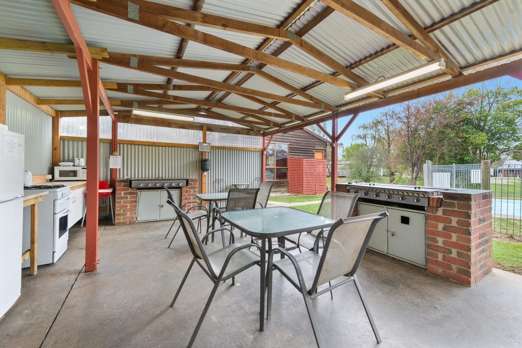 High Country Holiday Park Mansfield Bagian luar foto