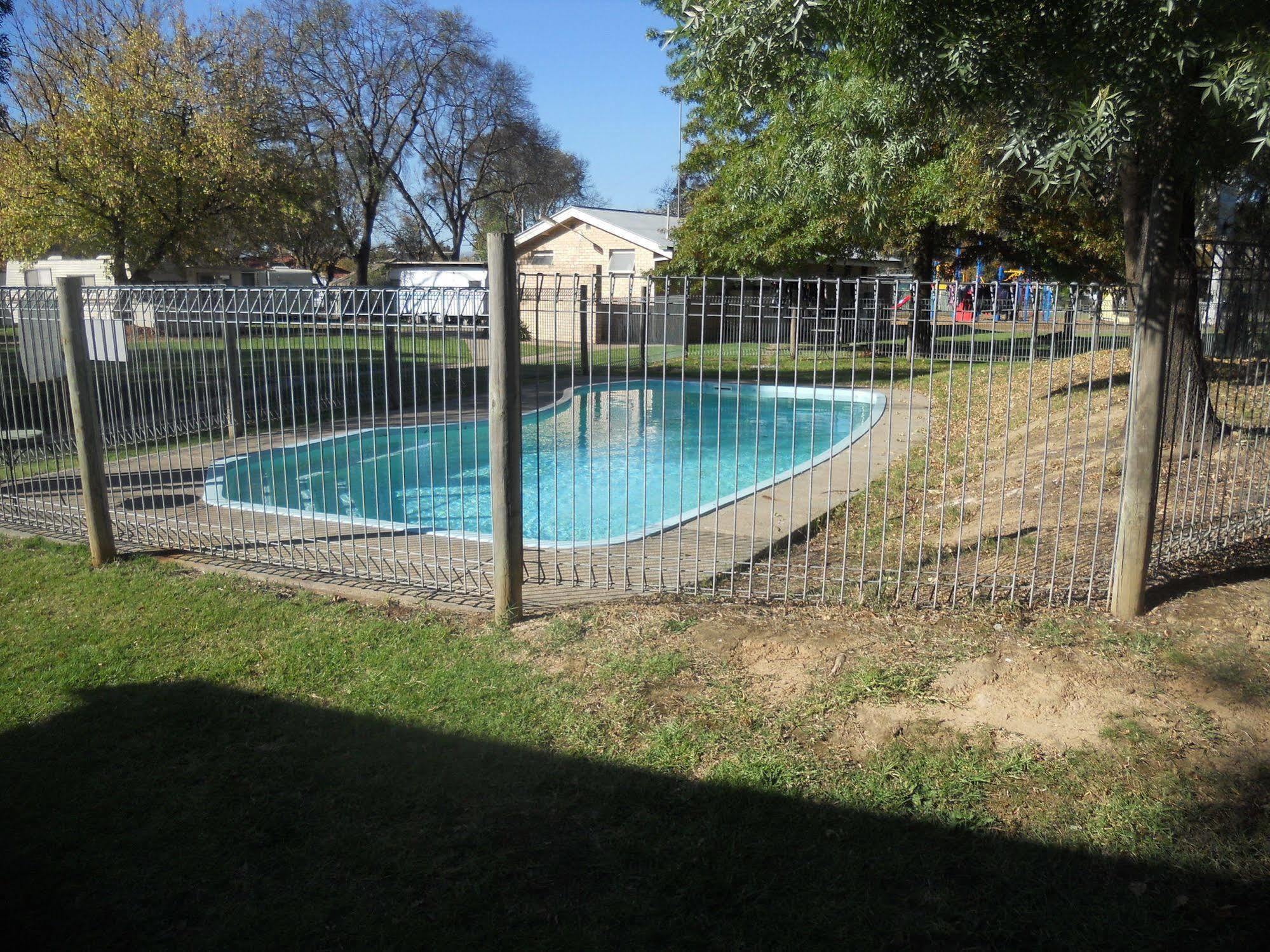High Country Holiday Park Mansfield Bagian luar foto