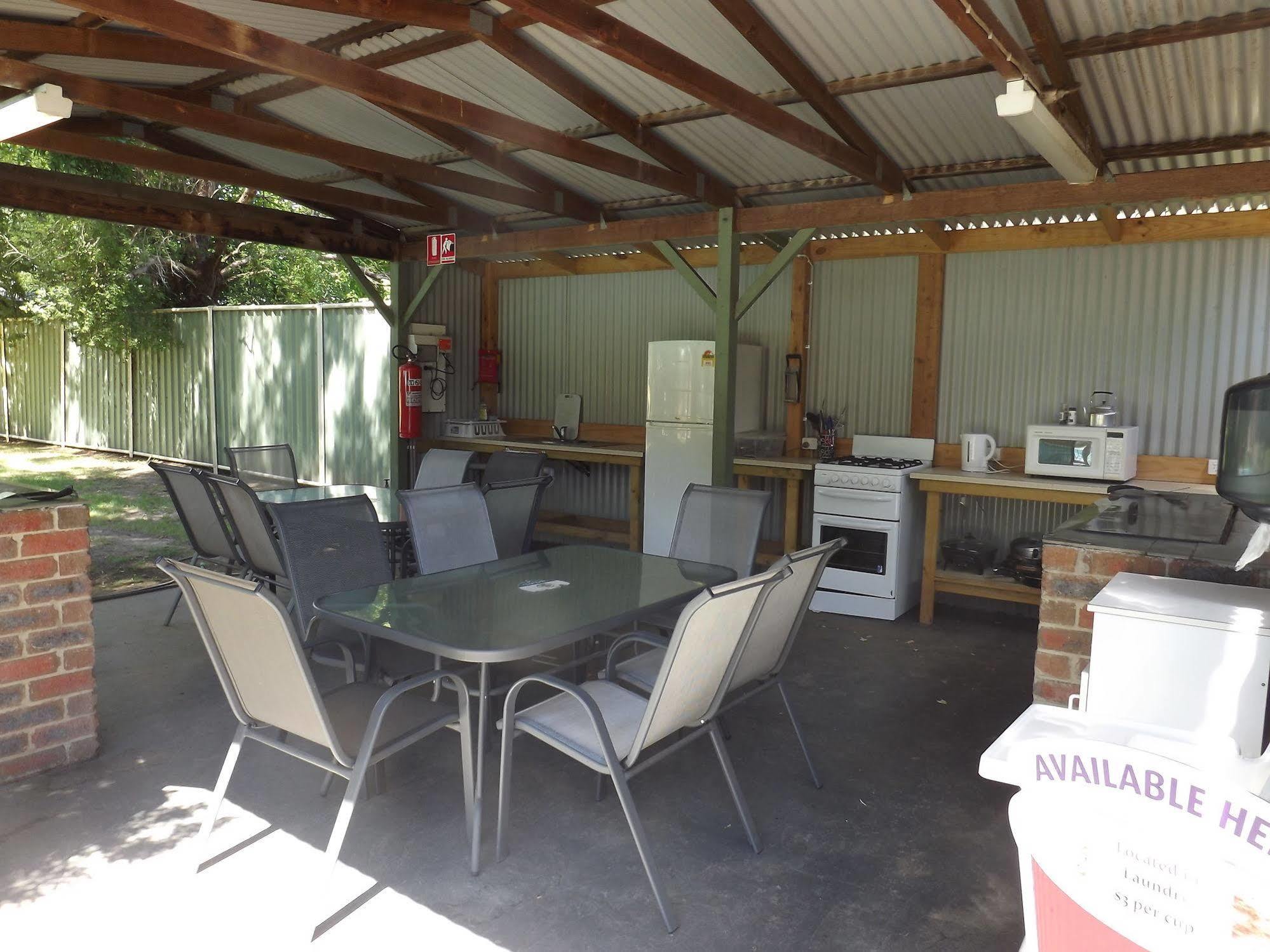 High Country Holiday Park Mansfield Bagian luar foto